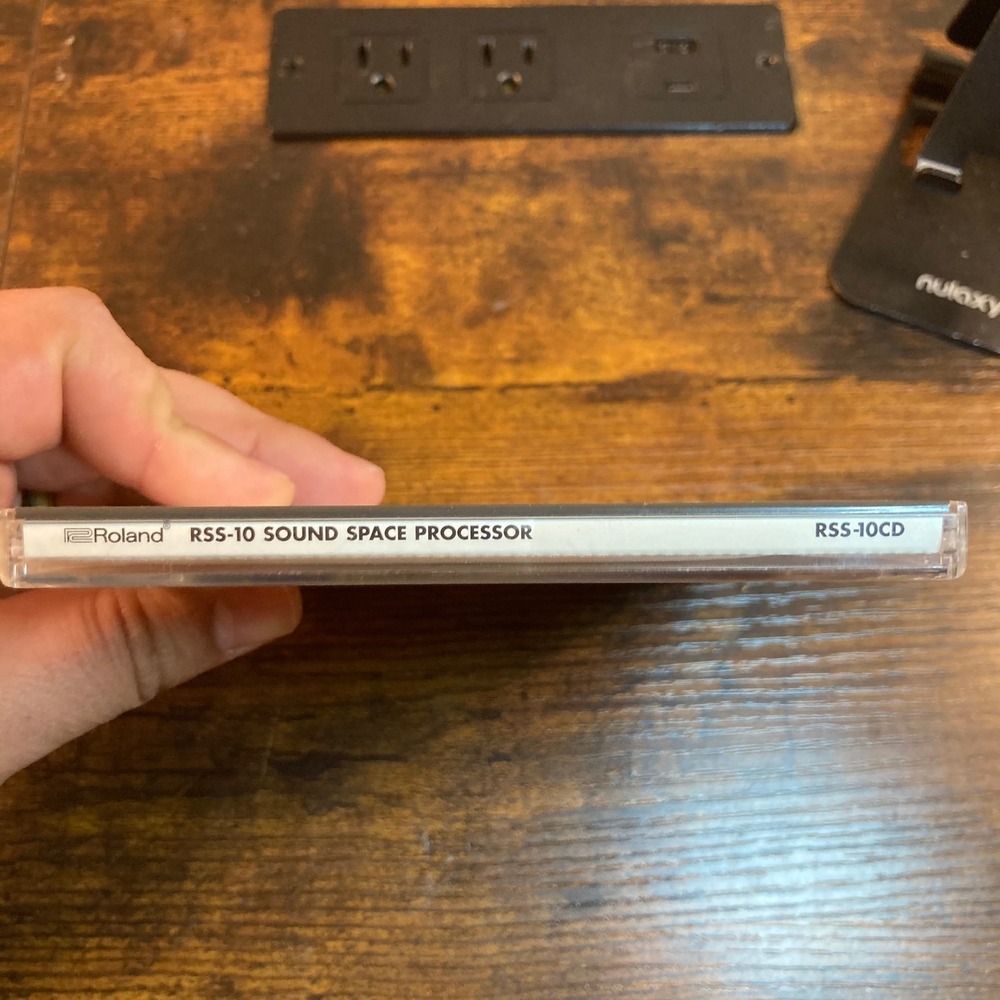 Roland RSS-10 Sound Space Sampler CD 1994 Promo RSS-10CD Audio Engineering Rare - Picture 3 of 5